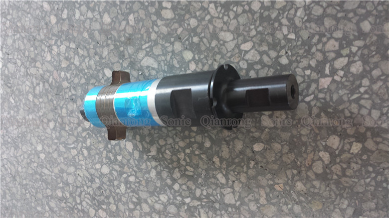 1800 Watt Ultrasonic Piezoelectric Transducer With 3/8-24UNF Connected Screw 20khz