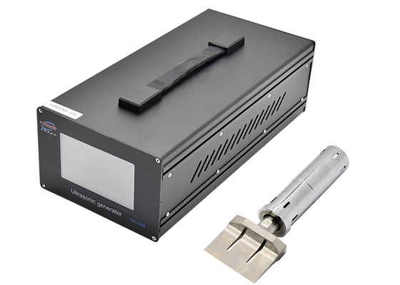40Khz Yüksek Frekanslı 800W Güç ve Titanyum Alaşım Blade ile Ultrasonik Kauçuk Kesme Sistemi